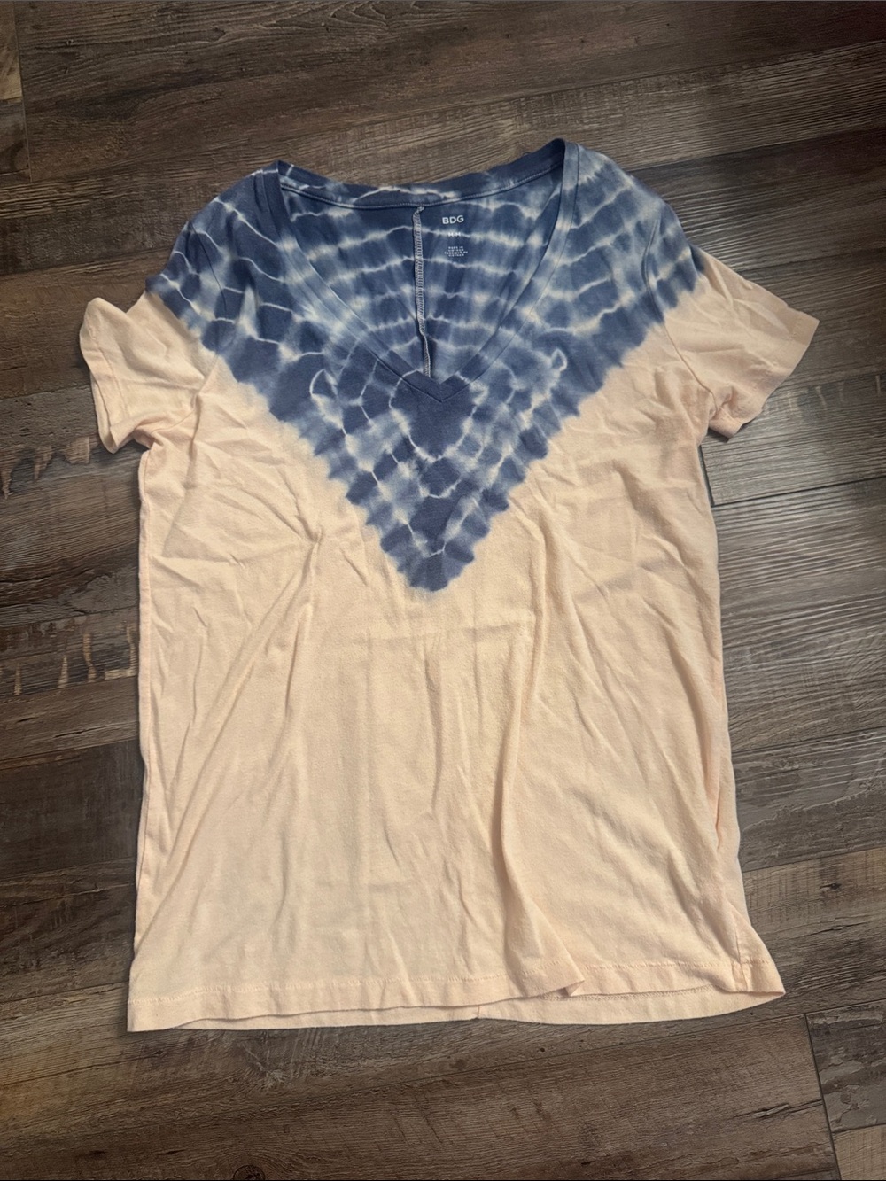 BDG Peach and Navy V-Neck Tie-Dye Tee